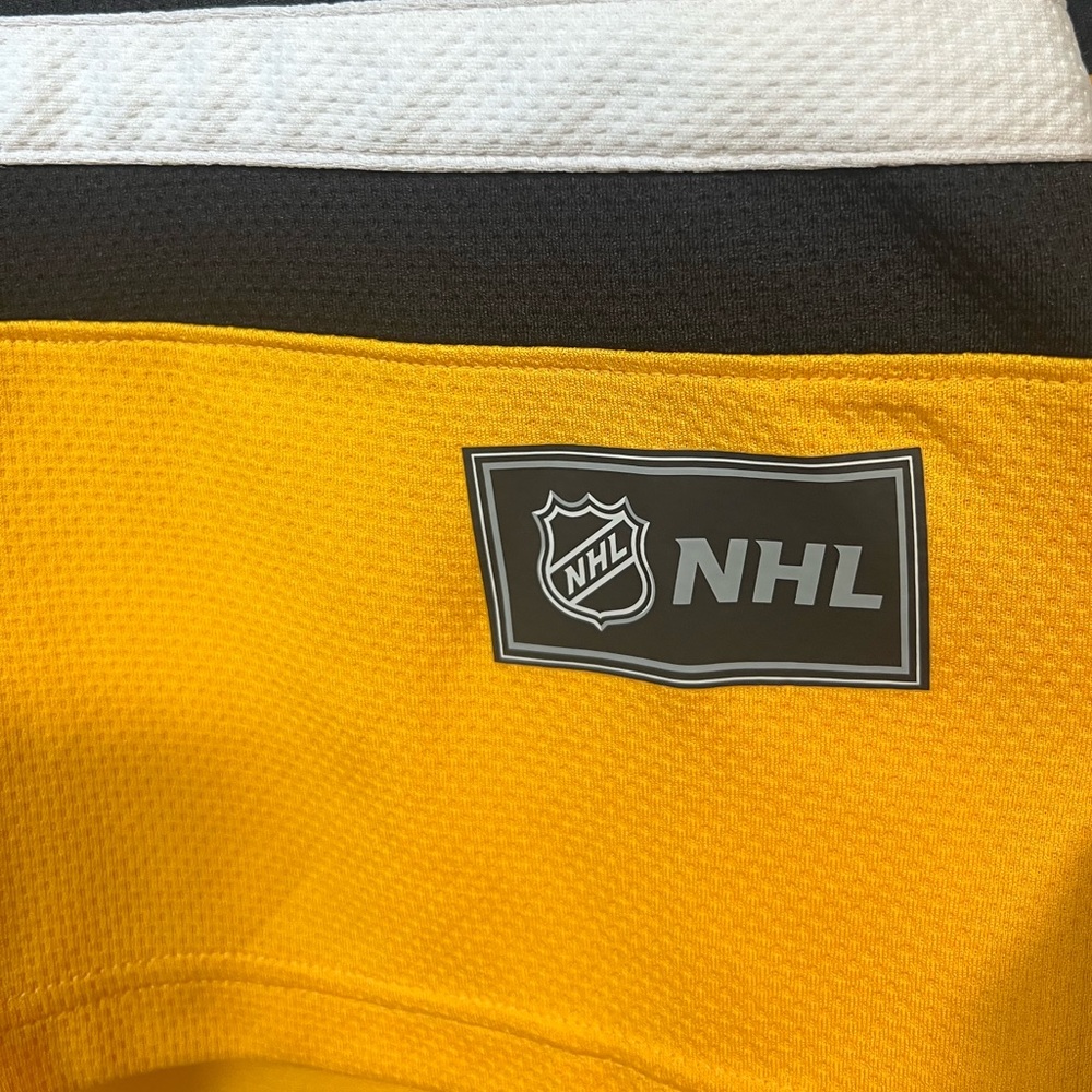 Boston Bruins Men’s NHL Hockey Long Sleeve Jersey Shirt Size XL Yellow/Black - Picture 6 of 7